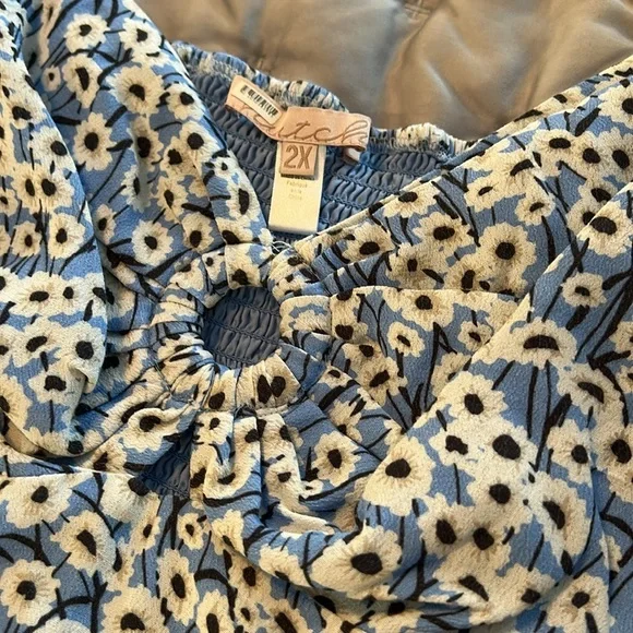 Hutch Floral Blue Puff Sleeve Top - Picture 5 of 6